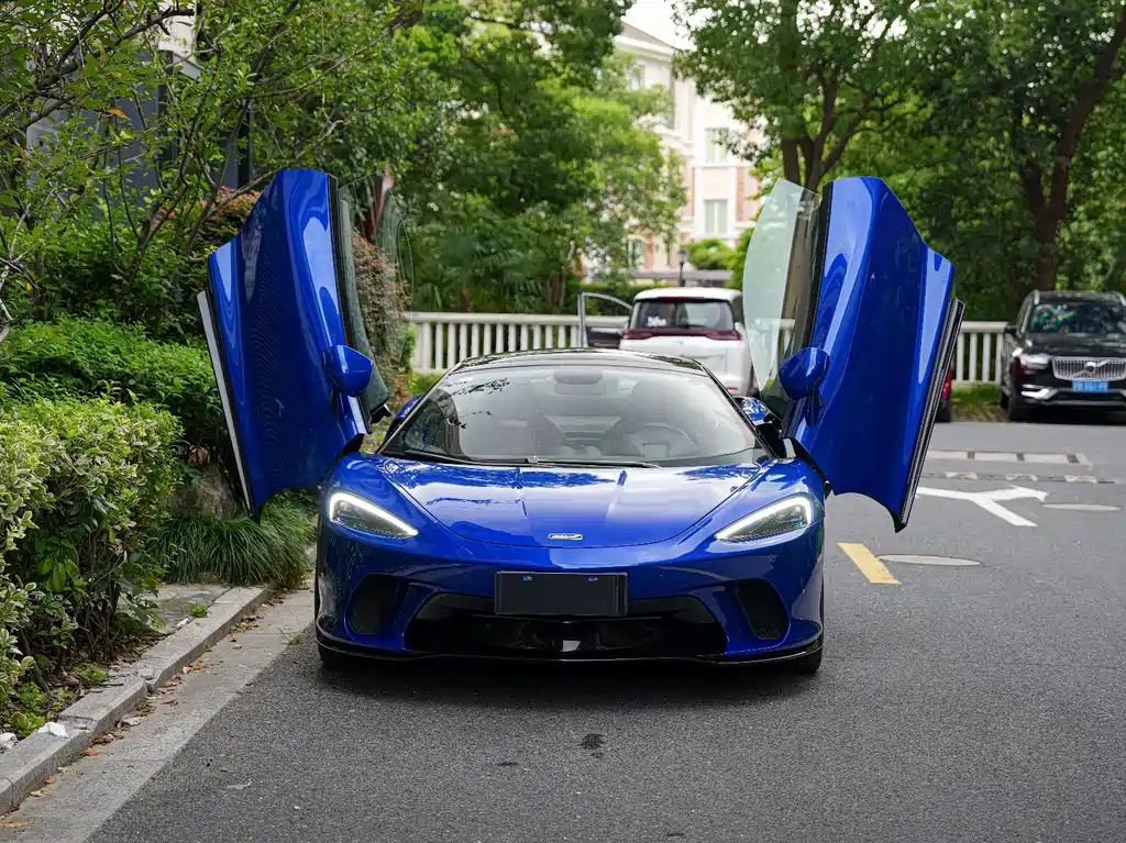 McLaren GT — миниатюра 4