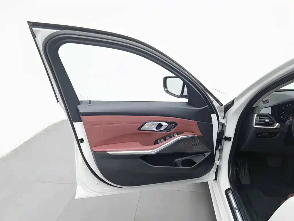 BMW 3 Series — миниатюра 8