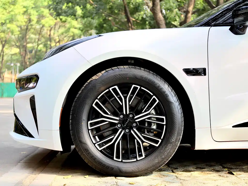 ZEEKR EXTREME KRYPTON 001