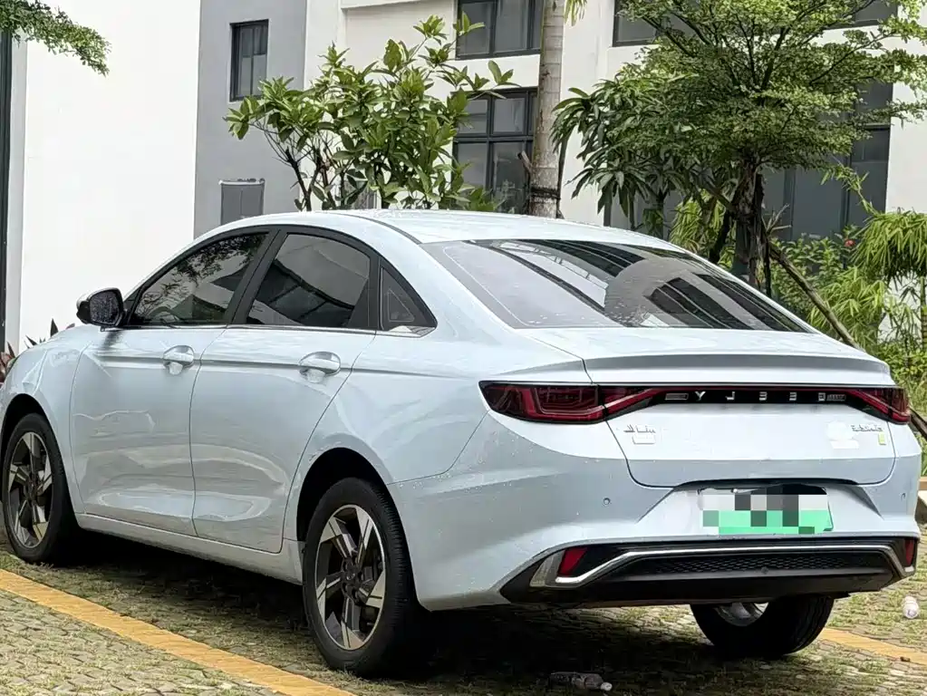 Geely L HiP — миниатюра 9
