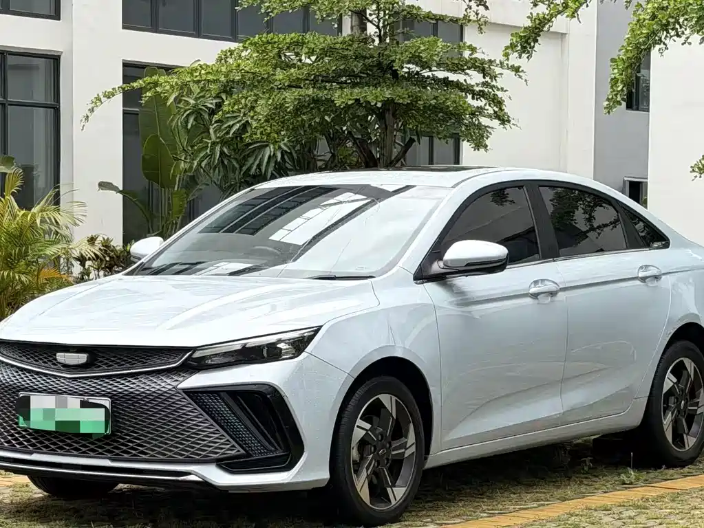 Geely L HiP