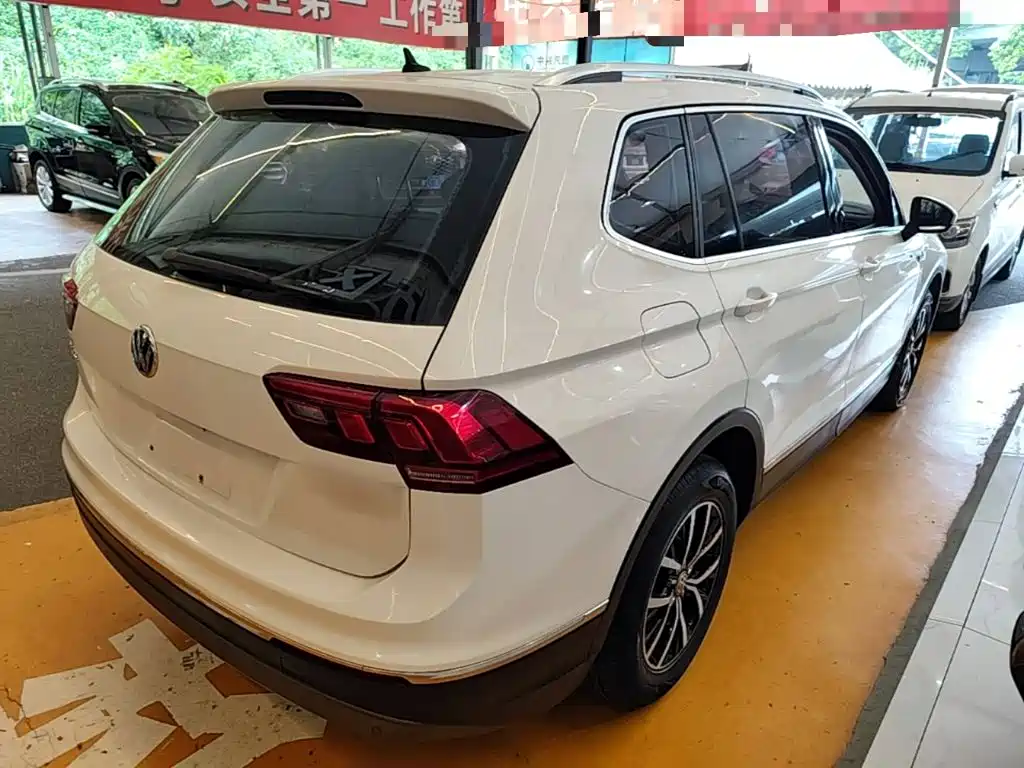 Volkswagen Tiguan L — миниатюра 7