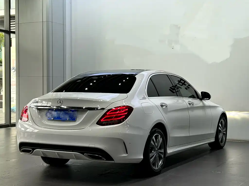 Mercedes-Benz C-Class — миниатюра 4