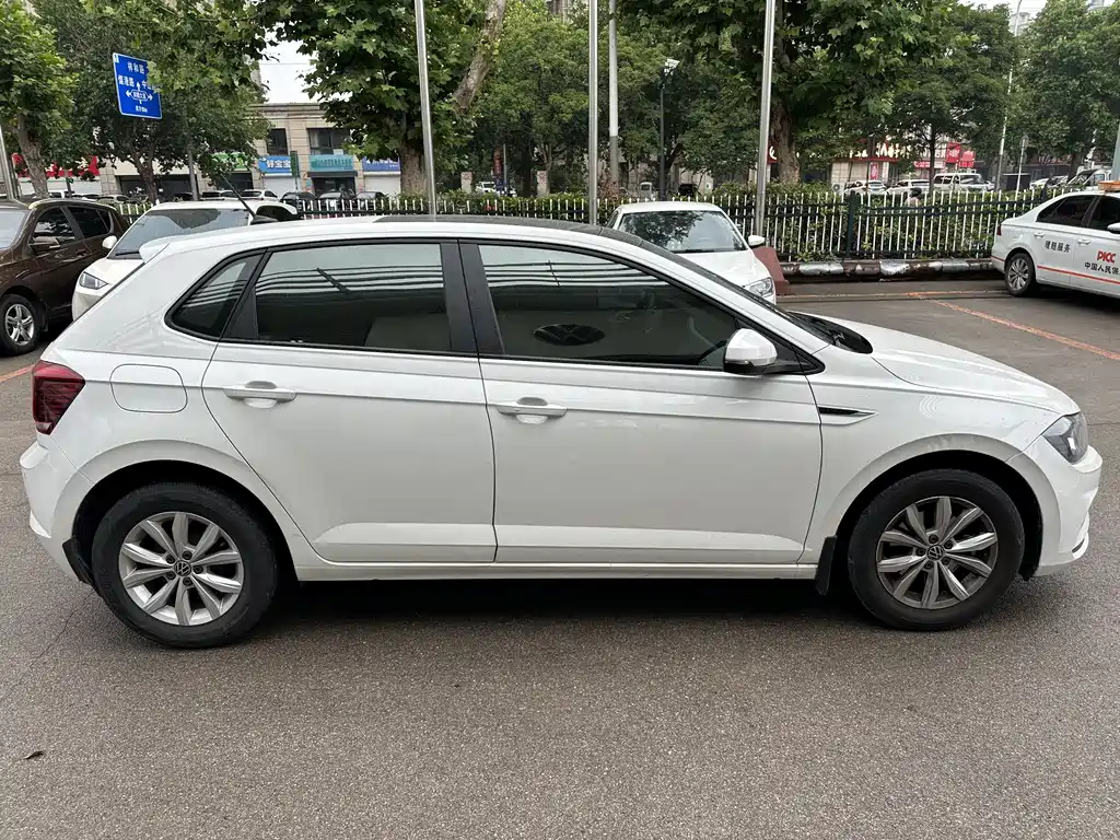 Volkswagen Polo 2021 Plus 1.5L AT