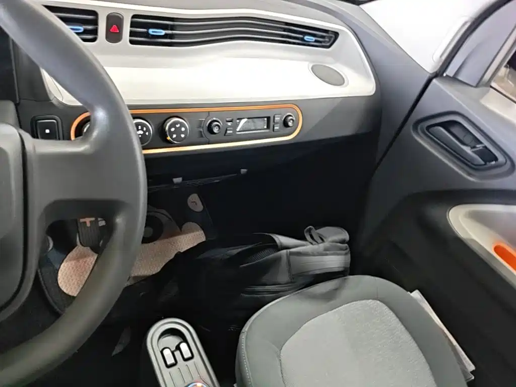 Wuling MINIEV — миниатюра 13