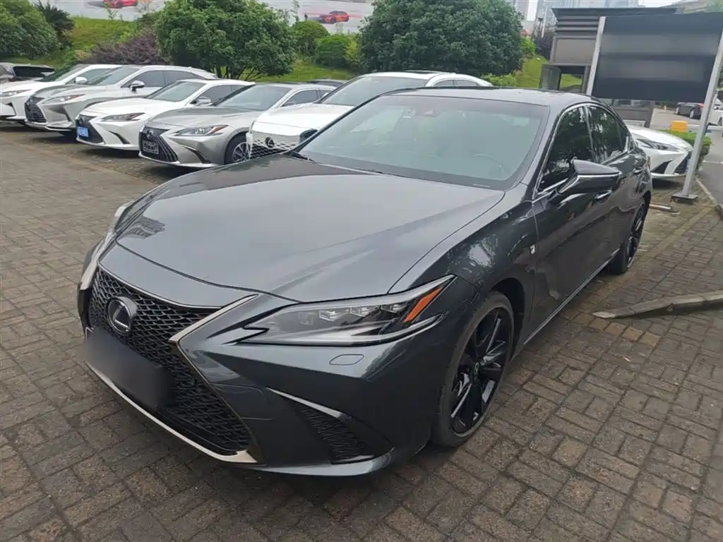 Lexus ES 2021