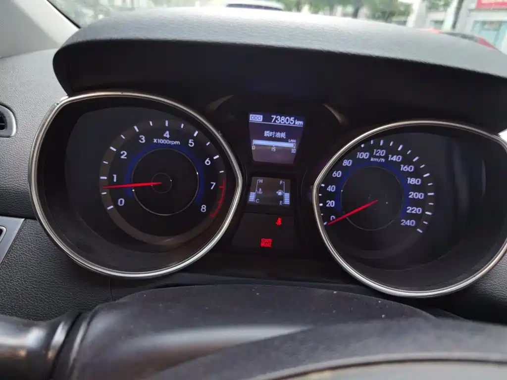 Hyundai Elantra Langdong — миниатюра 12