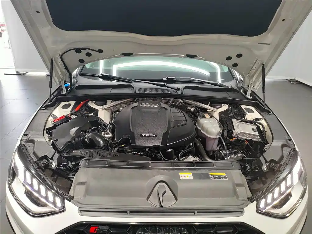 Audi A4L 2023 40 TFSI Luxury