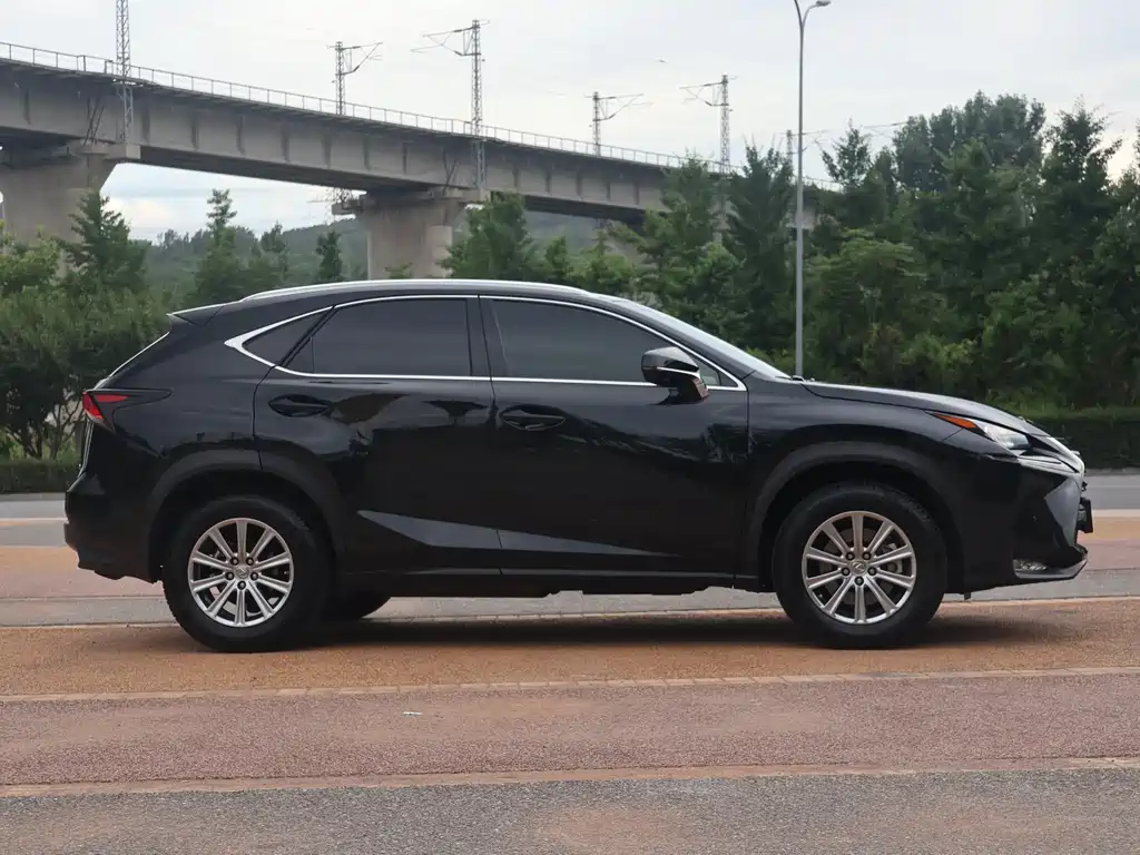 Lexus NX 200 AWD Sharp Fashion Edition, фото 2