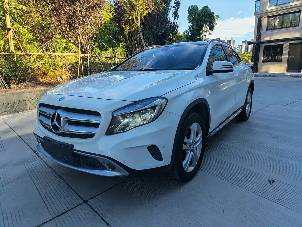 Mercedes-Benz GLA 2015
