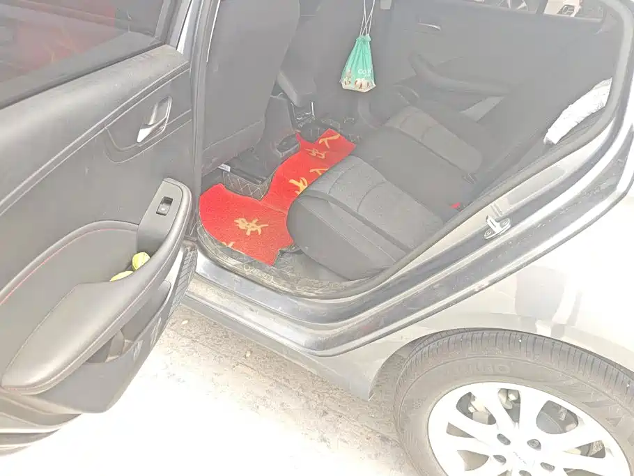 Roewe i5 — миниатюра 11