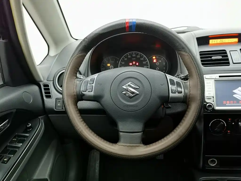 Suzuki SX4 — миниатюра 11