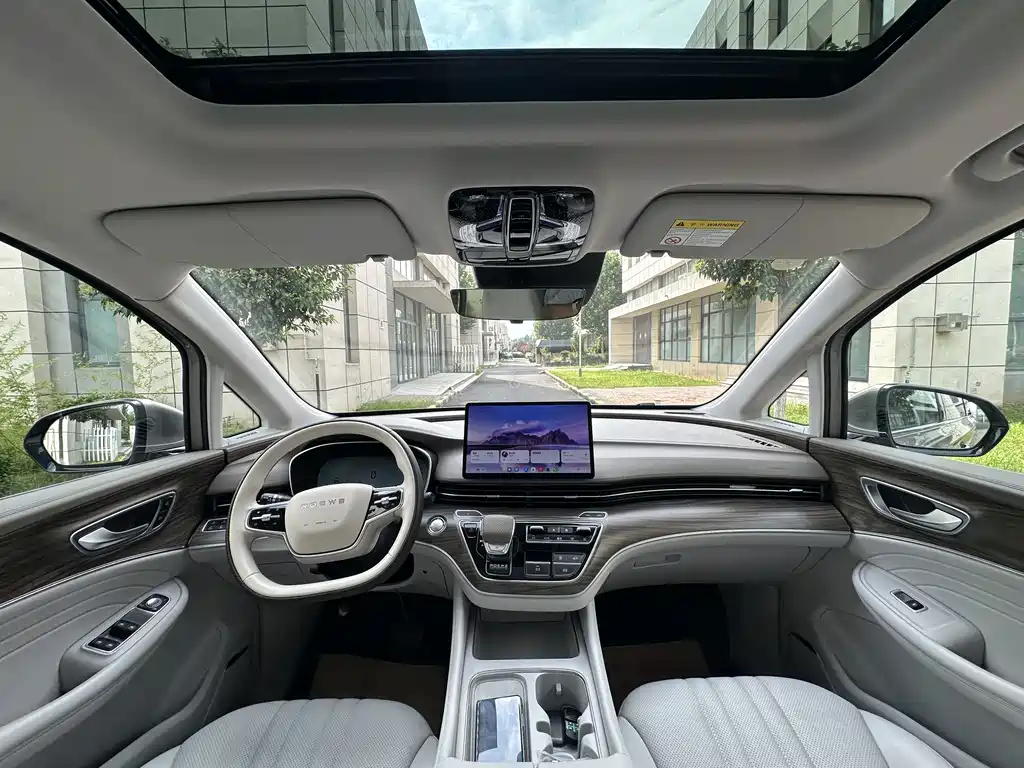 Roewe iMAX8 New Energy — миниатюра 25