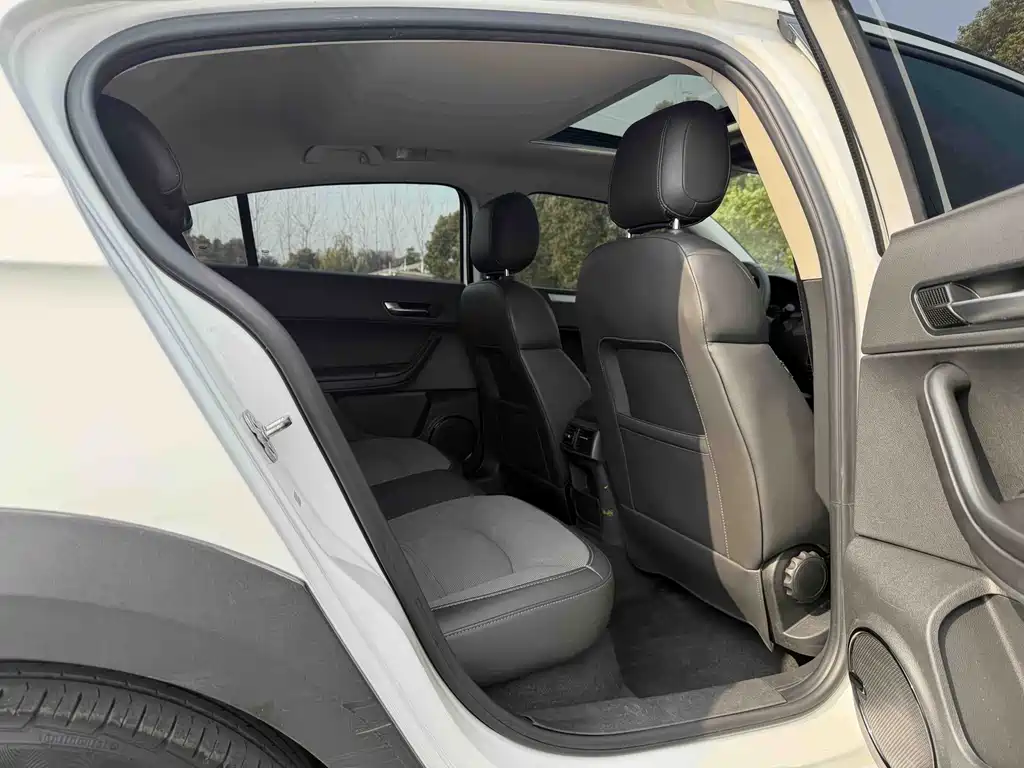 Qoros Qoros 3 — миниатюра 11