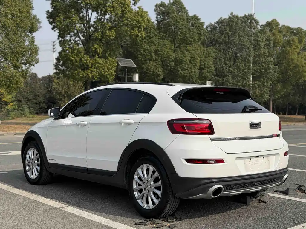Qoros Qoros 3 — миниатюра 5