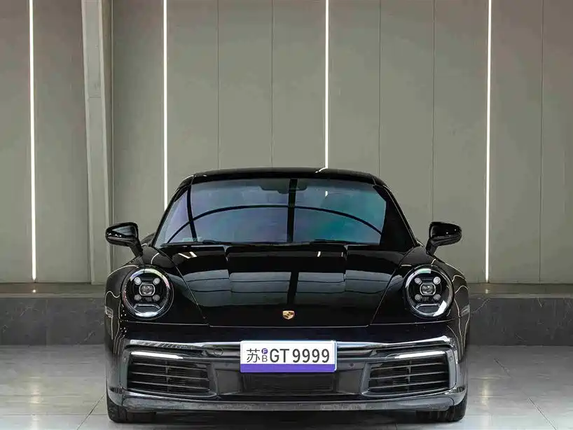 PORSCHE 911