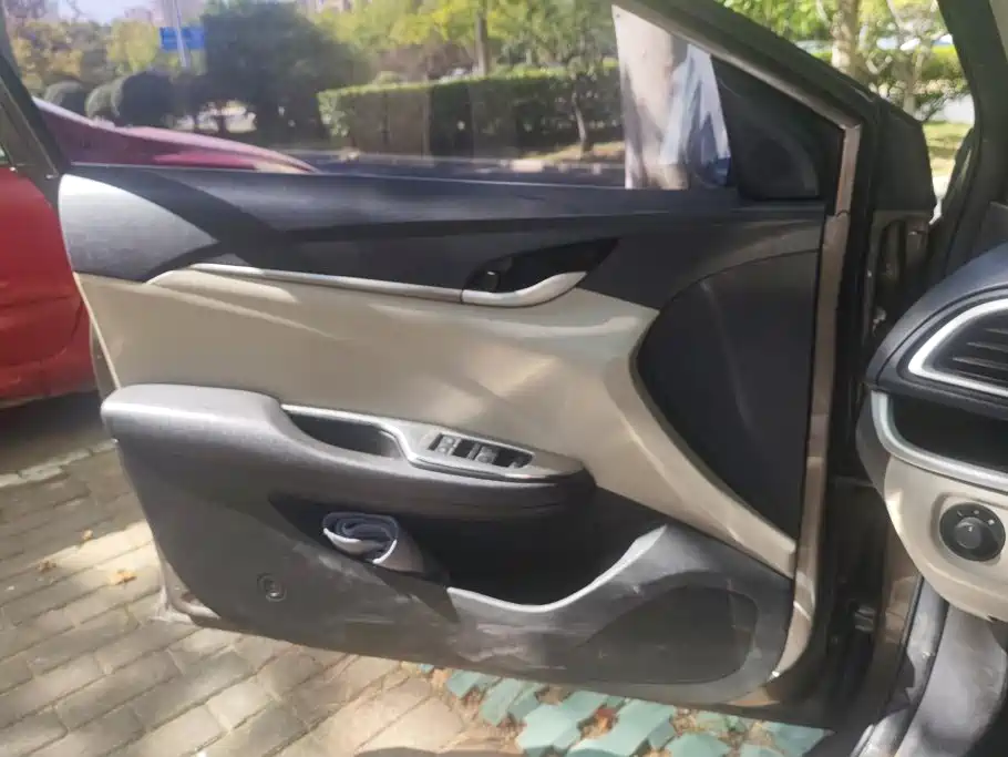 Buick Excelle — миниатюра 7