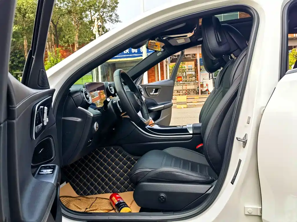 Mercedes-Benz C-Class — миниатюра 9