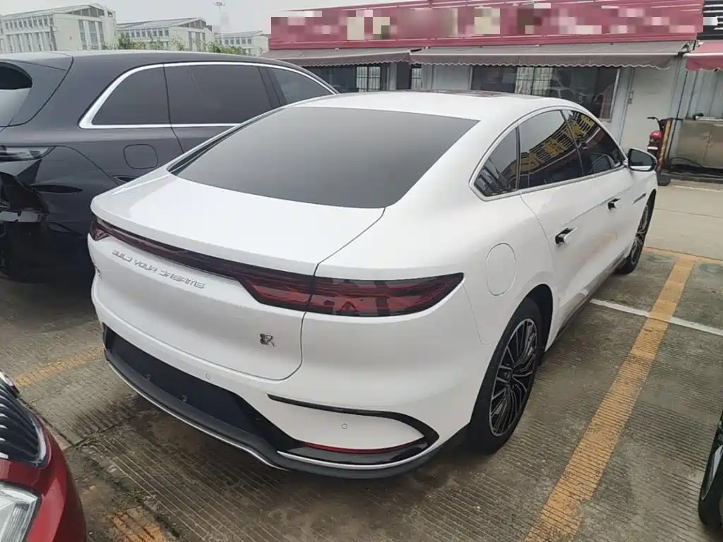 BYD Han — миниатюра 7