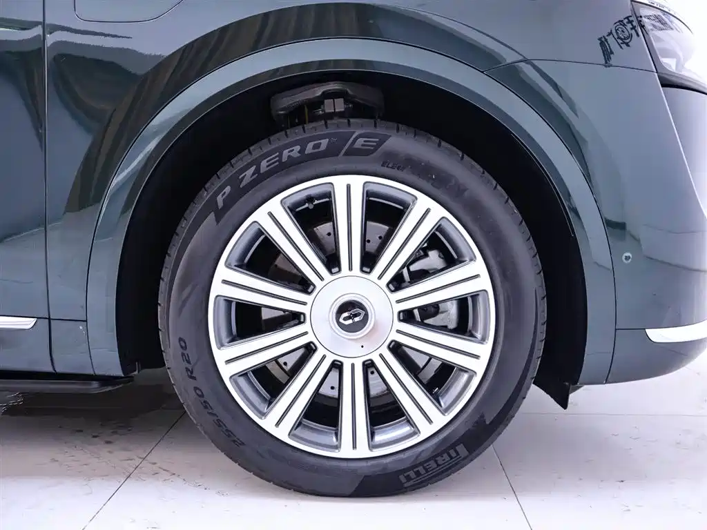 Aito M8 2025 Max+ 53.4kWh 5 мест (192 )