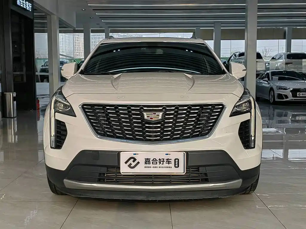 CADILLAC XT4