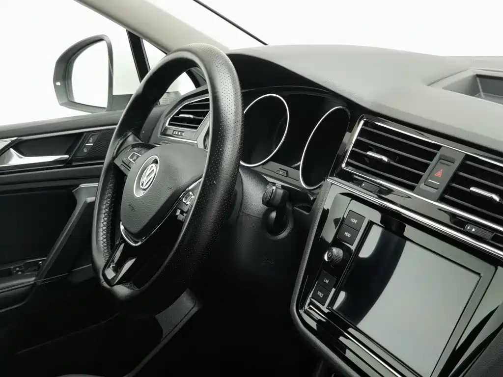Volkswagen Tiguan L — миниатюра 22