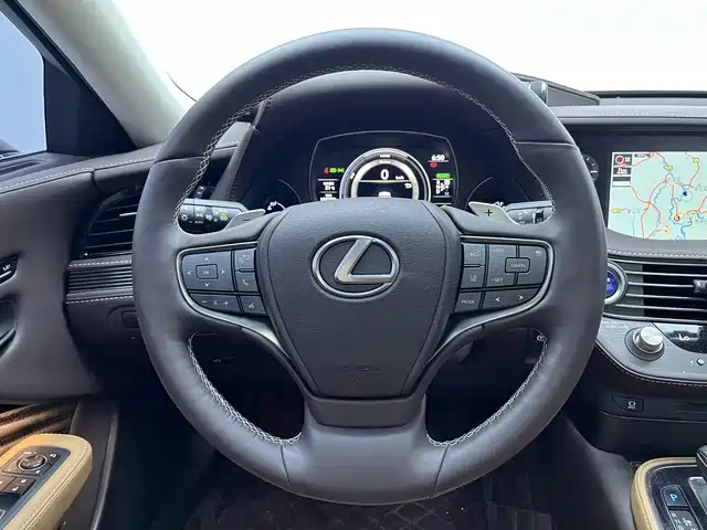 Lexus LS — миниатюра 5