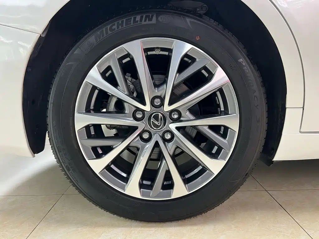 Lexus ES — миниатюра 26