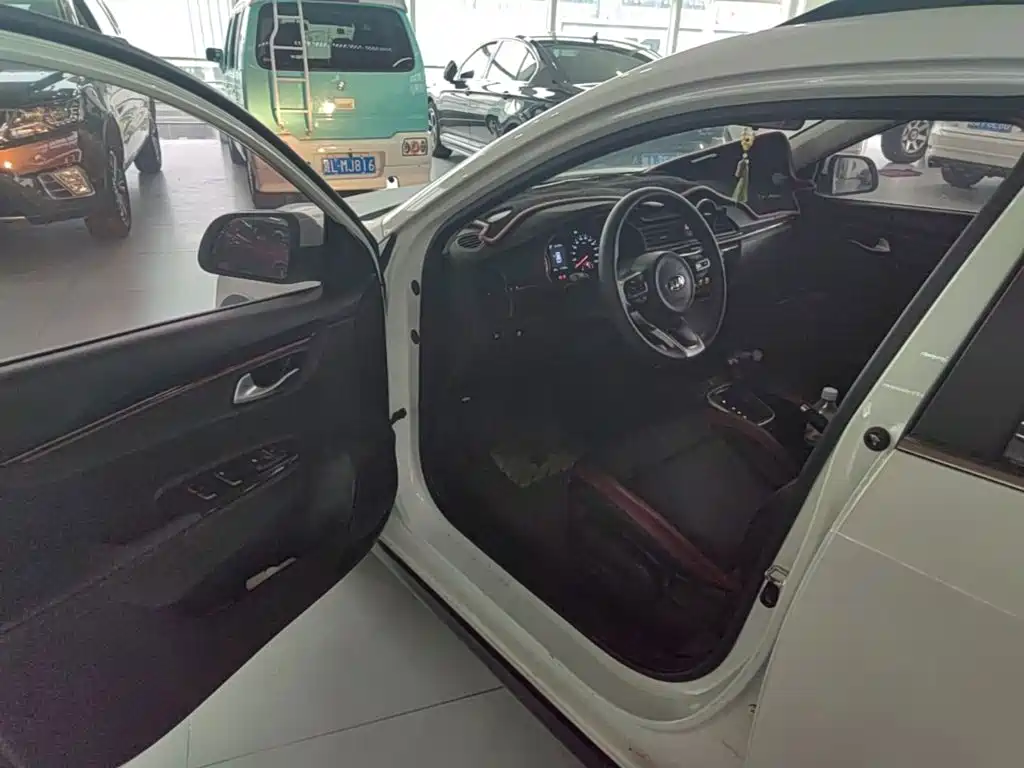 Kia KX Cross — миниатюра 16