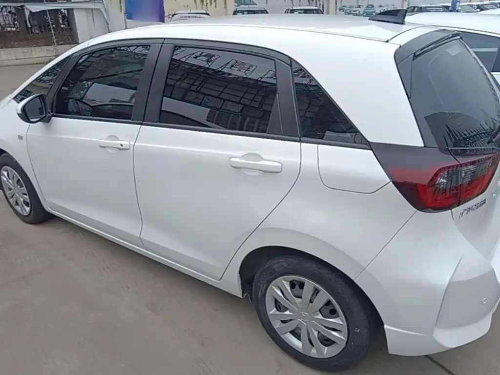 Honda Fit — миниатюра 5
