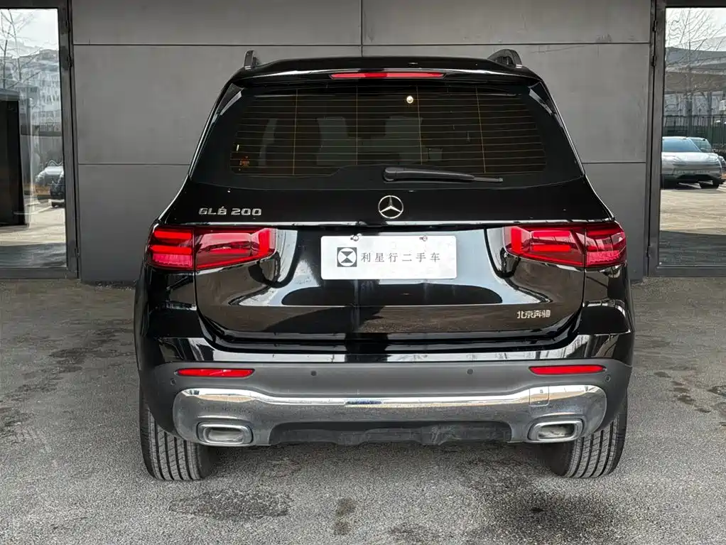 MERCEDES-BENZ GLB