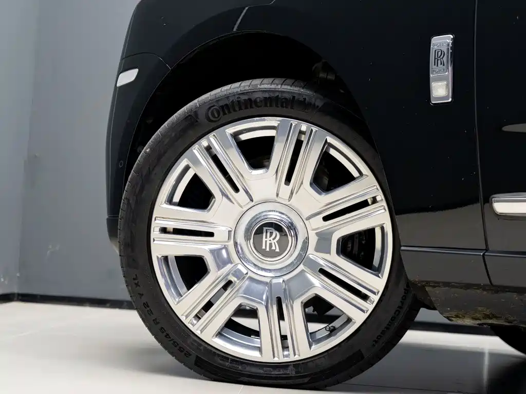 Rolls-Royce Cullinan — миниатюра 6