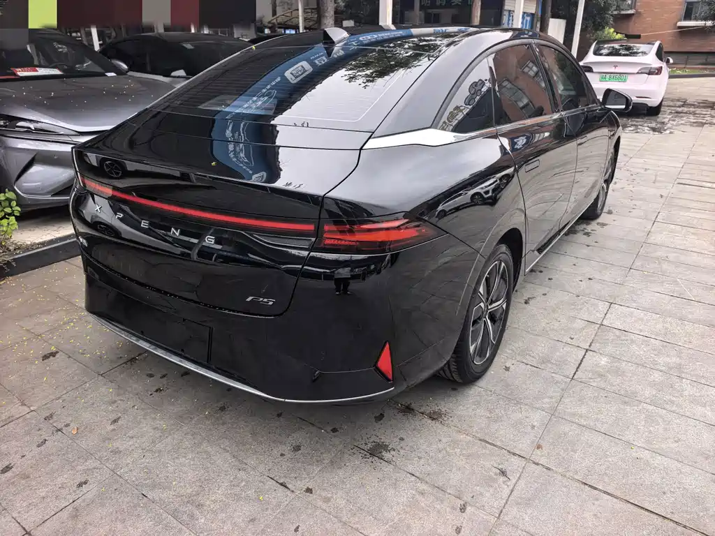 XPeng P5 — миниатюра 10