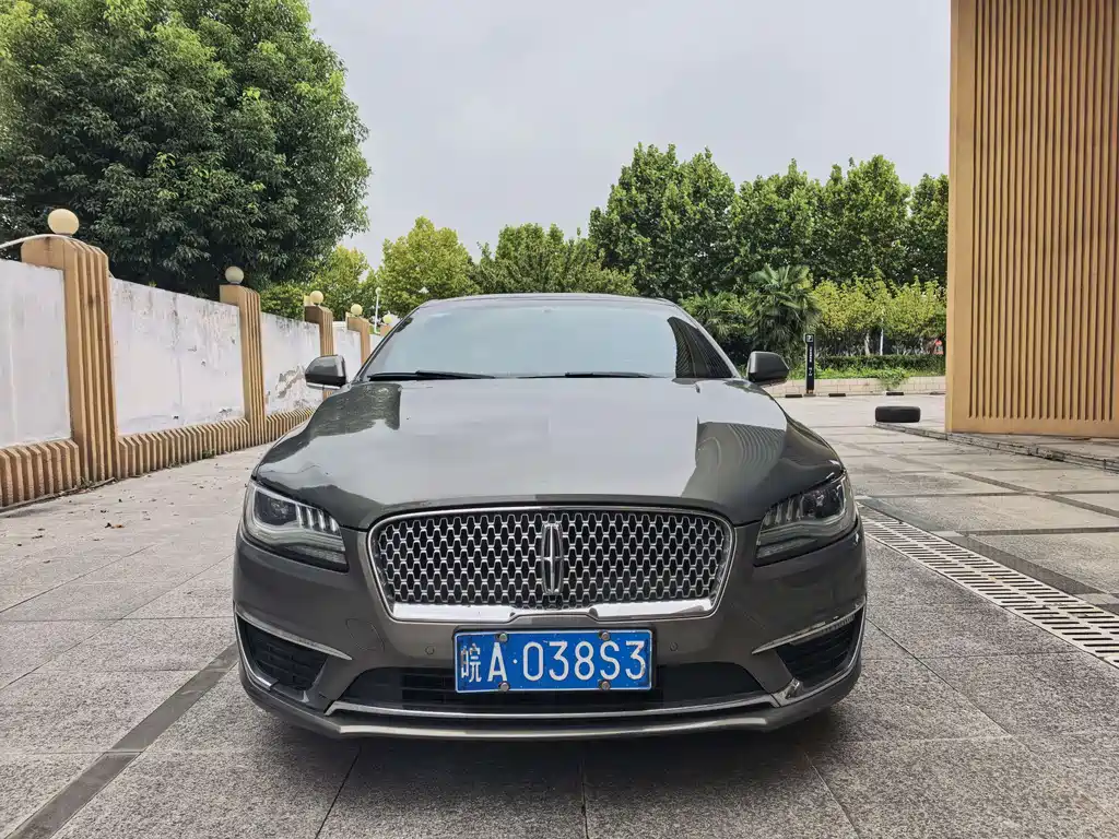 Lincoln MKZ — миниатюра 2