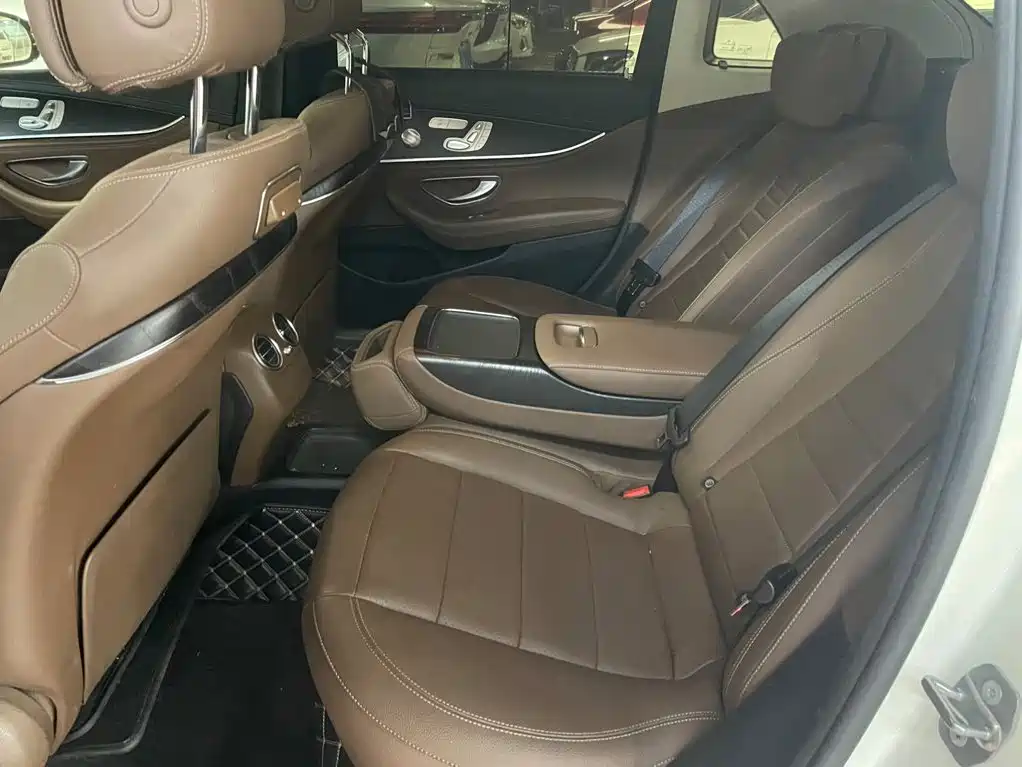 Mercedes-Benz E-Class — миниатюра 7