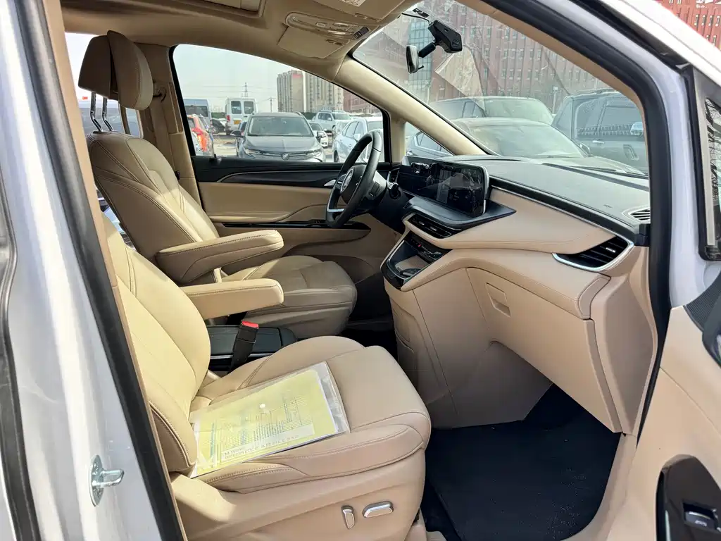 BUICK GL8 NEW ENERGY