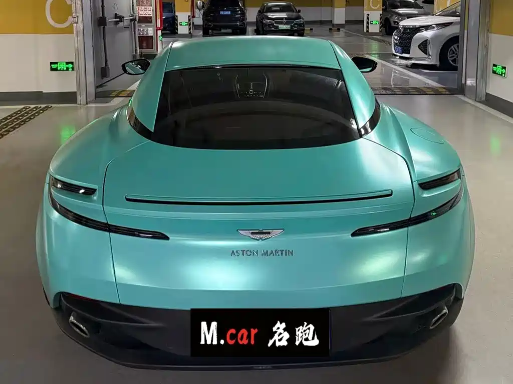Aston Martin DB11 — миниатюра 7