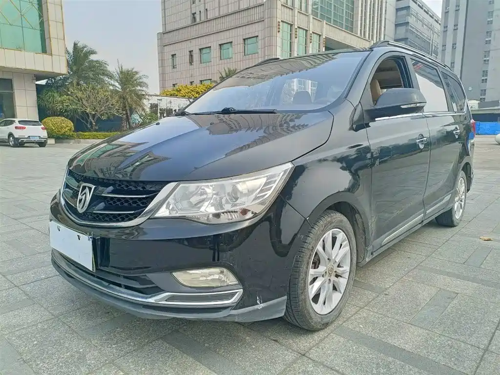 Baojun 730 2016 1.5L Manual Comfort Type 7 seats China V