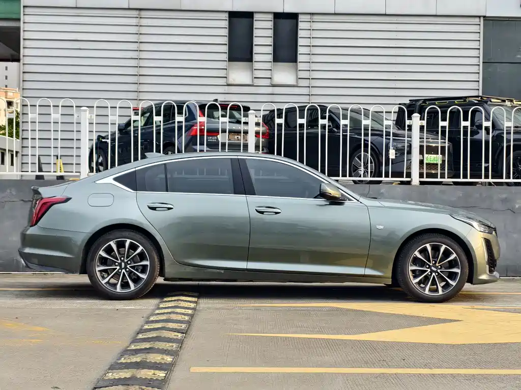 Cadillac CT5 — миниатюра 5