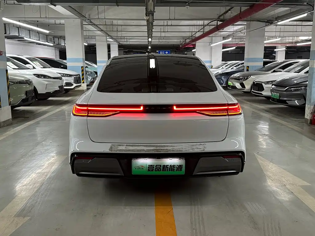 GEELY GALAXY GALAXY E8