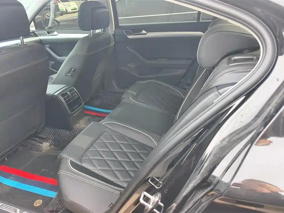 VOLKSWAGEN MAGOTAN GTE PLUG IN HYBRID