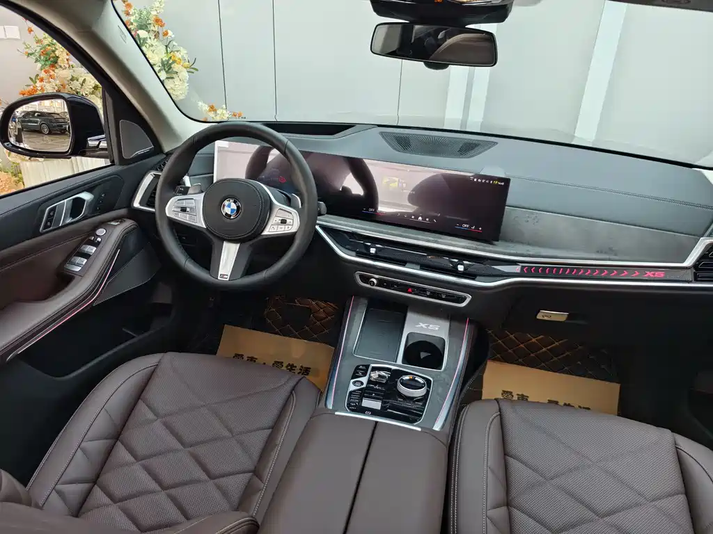 BMW X5 2025 xDrive 30Li Premium M Sport