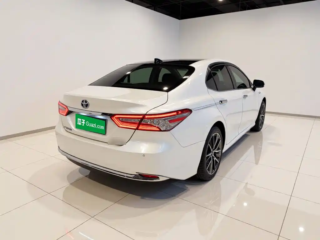 Toyota Camry — миниатюра 4