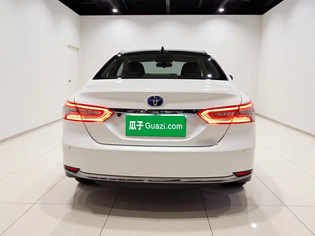 Toyota Camry — миниатюра 3