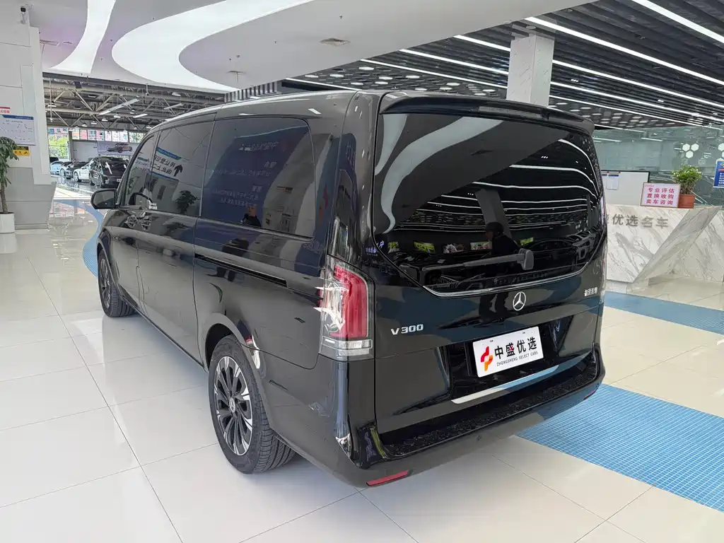 Mercedes-Benz V-Class — миниатюра 11