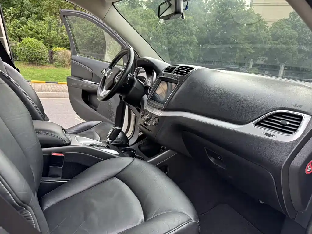 Dodge Journey — миниатюра 10