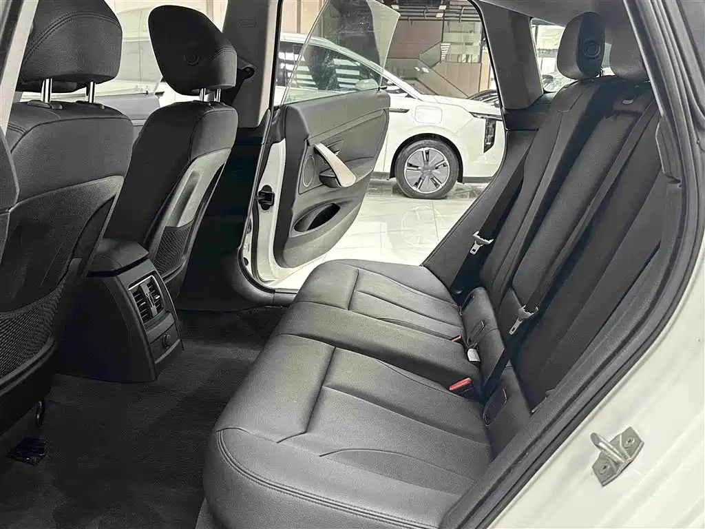 BMW 3 Series GT — миниатюра 16