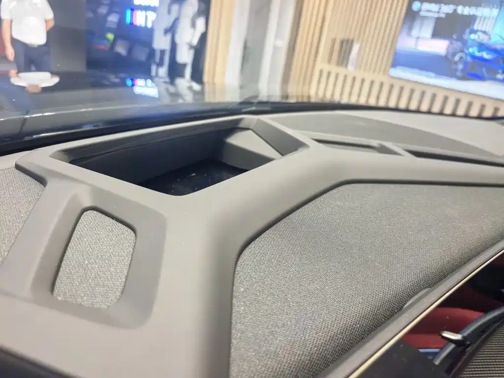 BMW XM — миниатюра 11