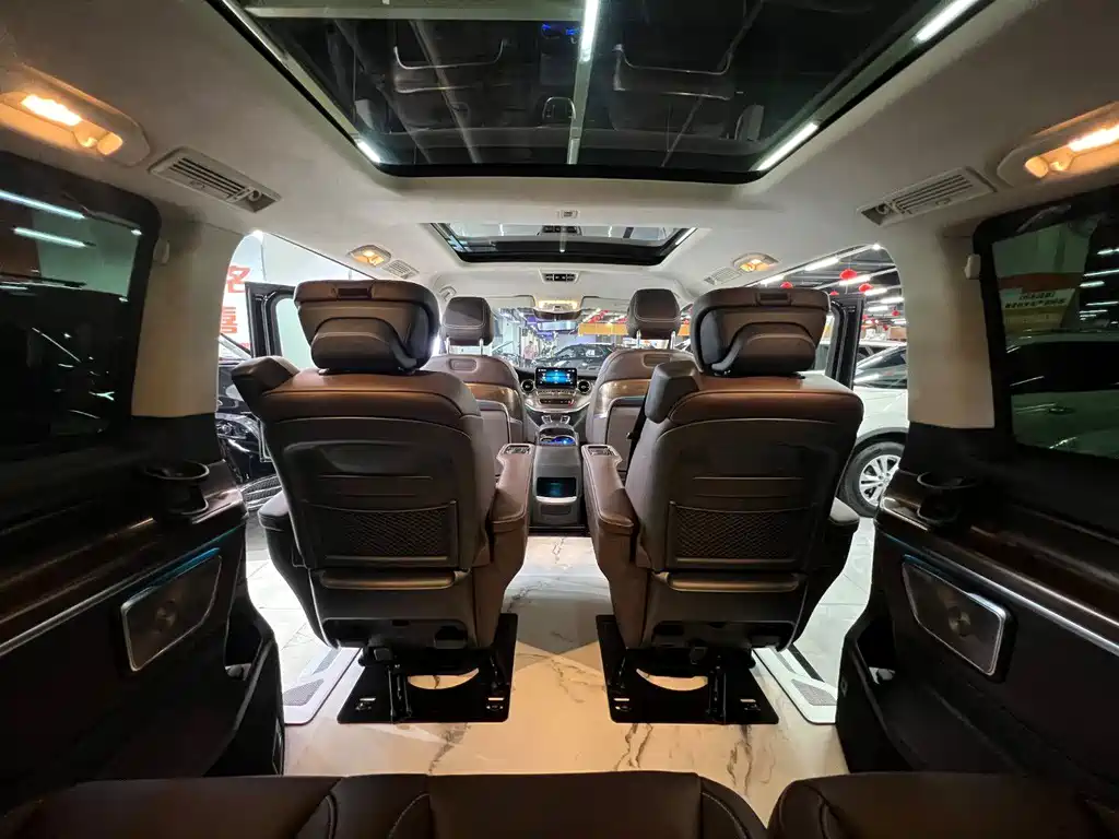 Mercedes-Benz V-Class — миниатюра 18
