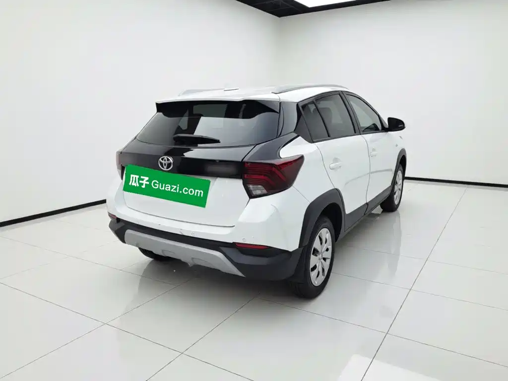 Toyota Yaris L — миниатюра 4